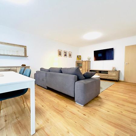 Modern Und Lichtdurchflutet - Ferienwohnung Mit Terrasse Fachbach Buitenkant foto