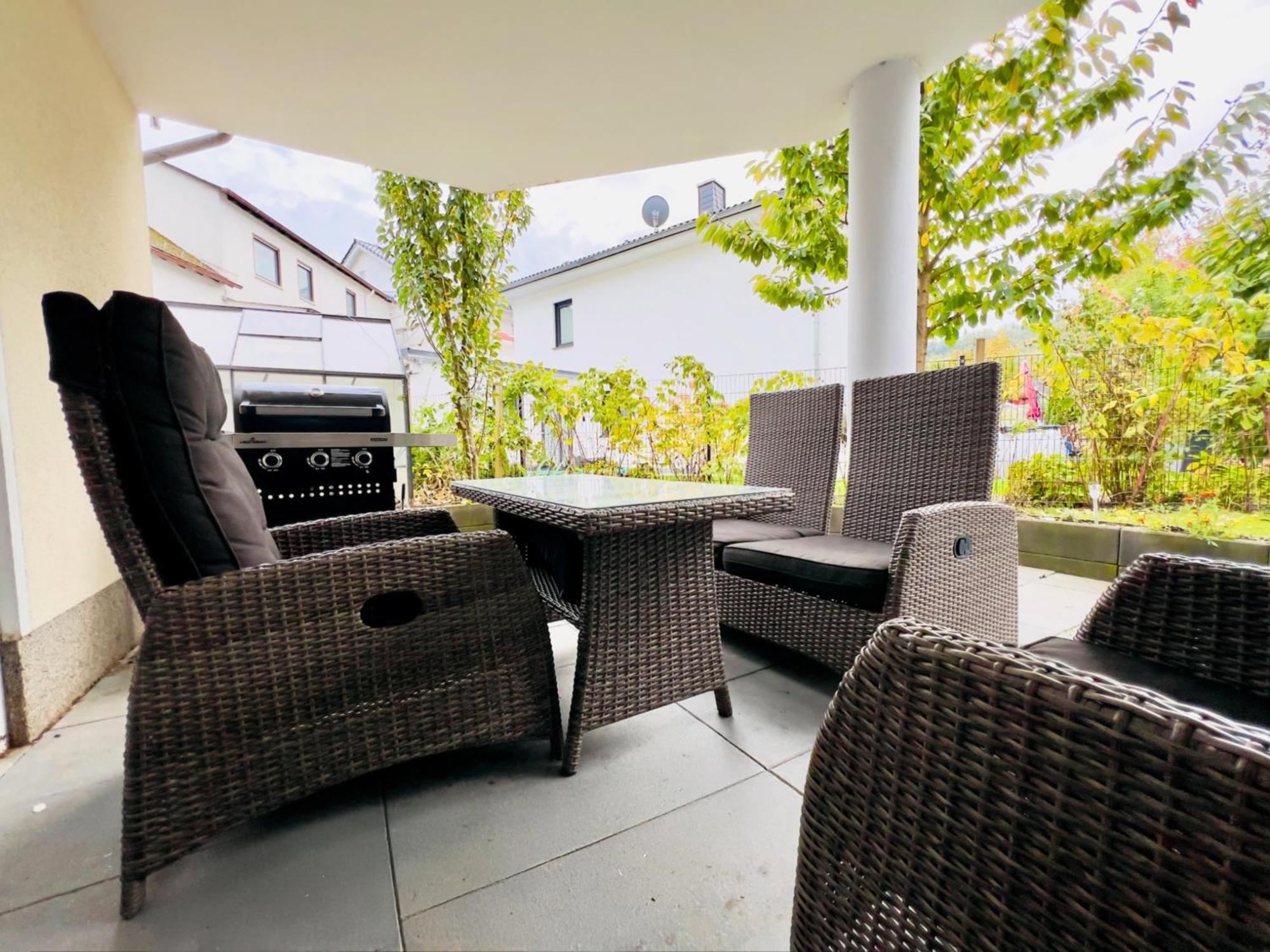 Modern Und Lichtdurchflutet - Ferienwohnung Mit Terrasse Fachbach Buitenkant foto