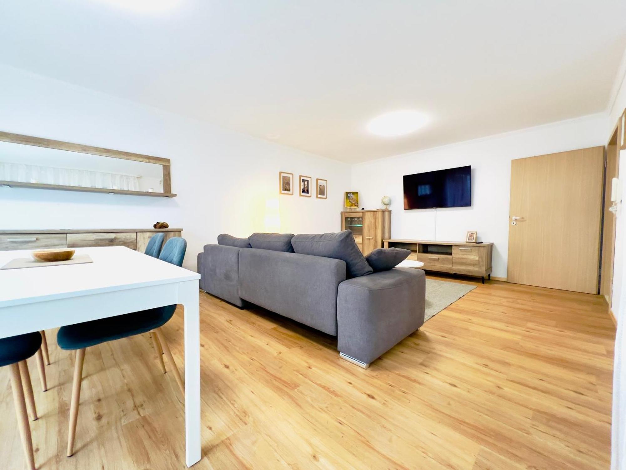 Modern Und Lichtdurchflutet - Ferienwohnung Mit Terrasse Fachbach Buitenkant foto